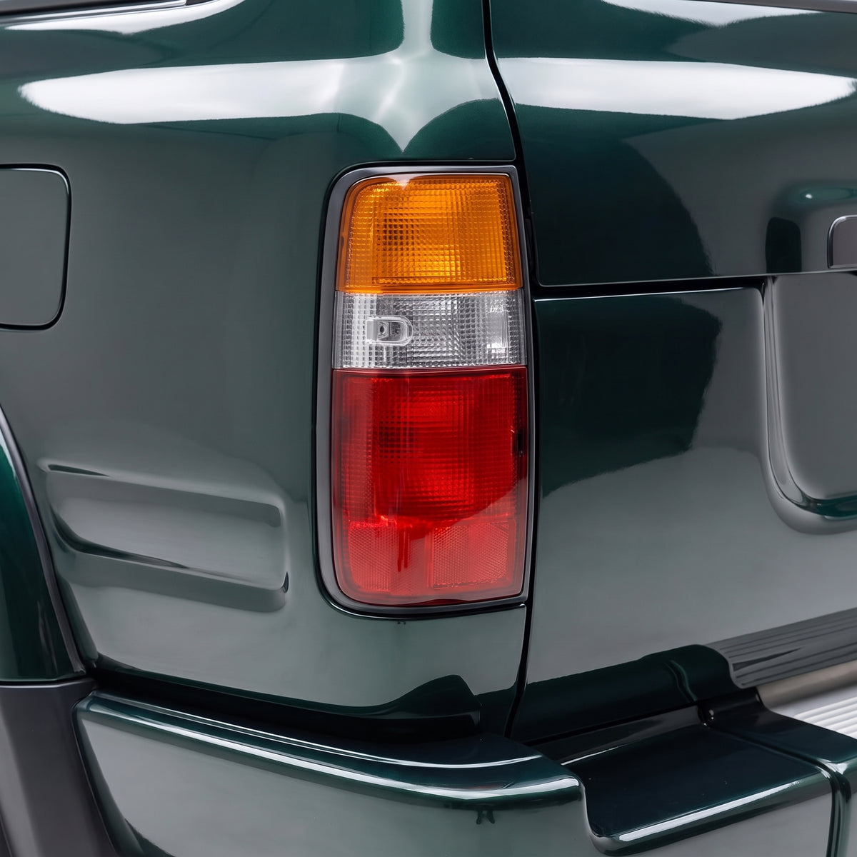 Toyota LandCruiser 80 Series (1990 - 1998) OEM Style Tail Lights LH + RH installed