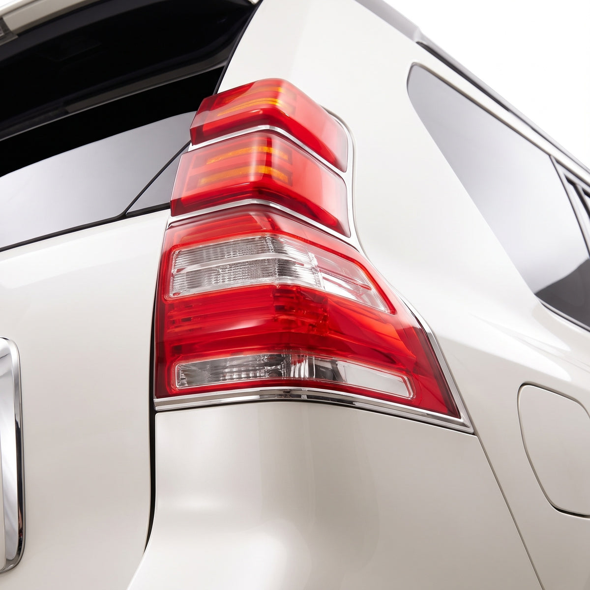 Toyota LandCruiser Prado 150 Series (2009 - 2017) LED Tail Lights LH + RH installed close-up