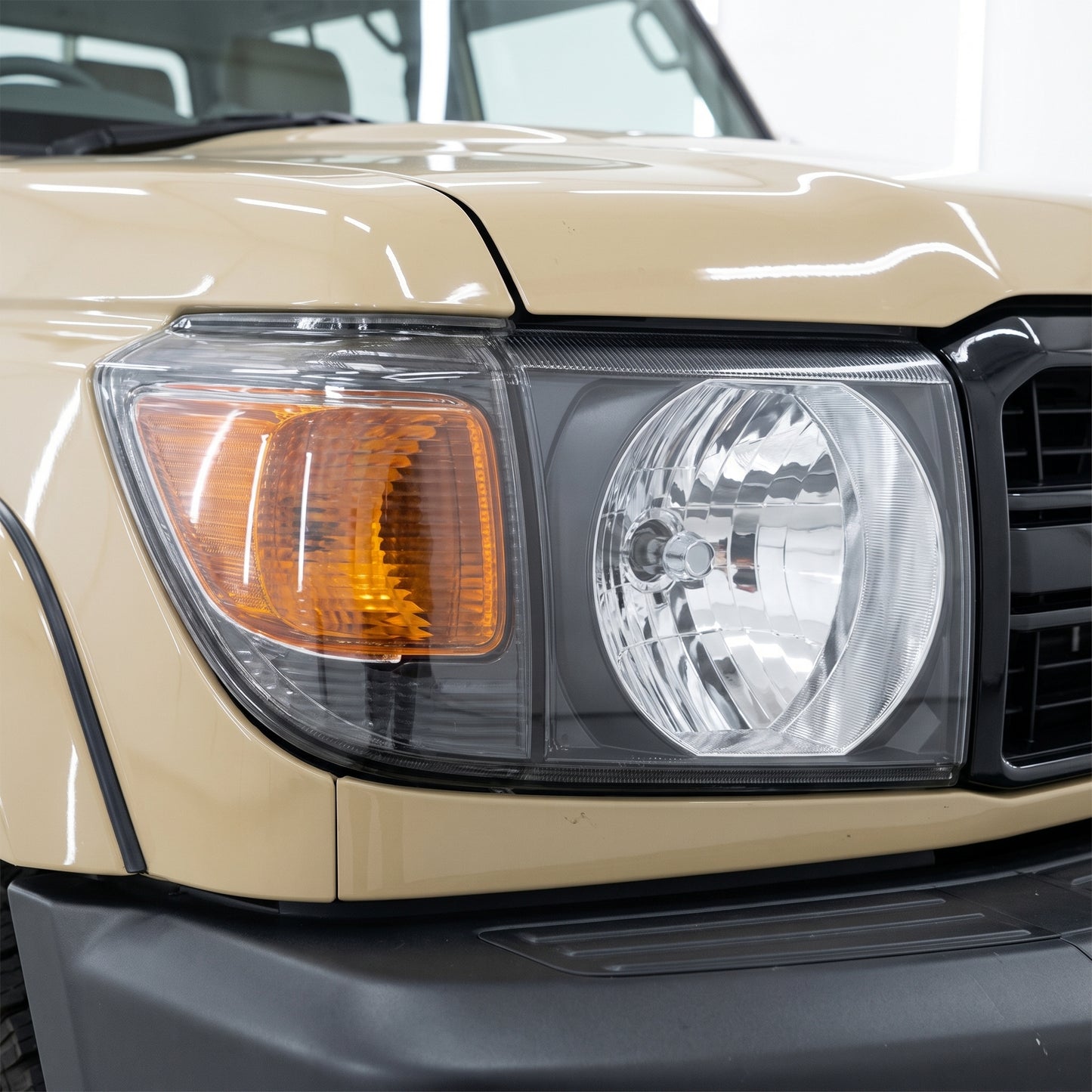 Toyota LandCruiser VDJ 70 / 76 / 78 / 79 Series (2007 - 2019) Black Headlights LH + RH