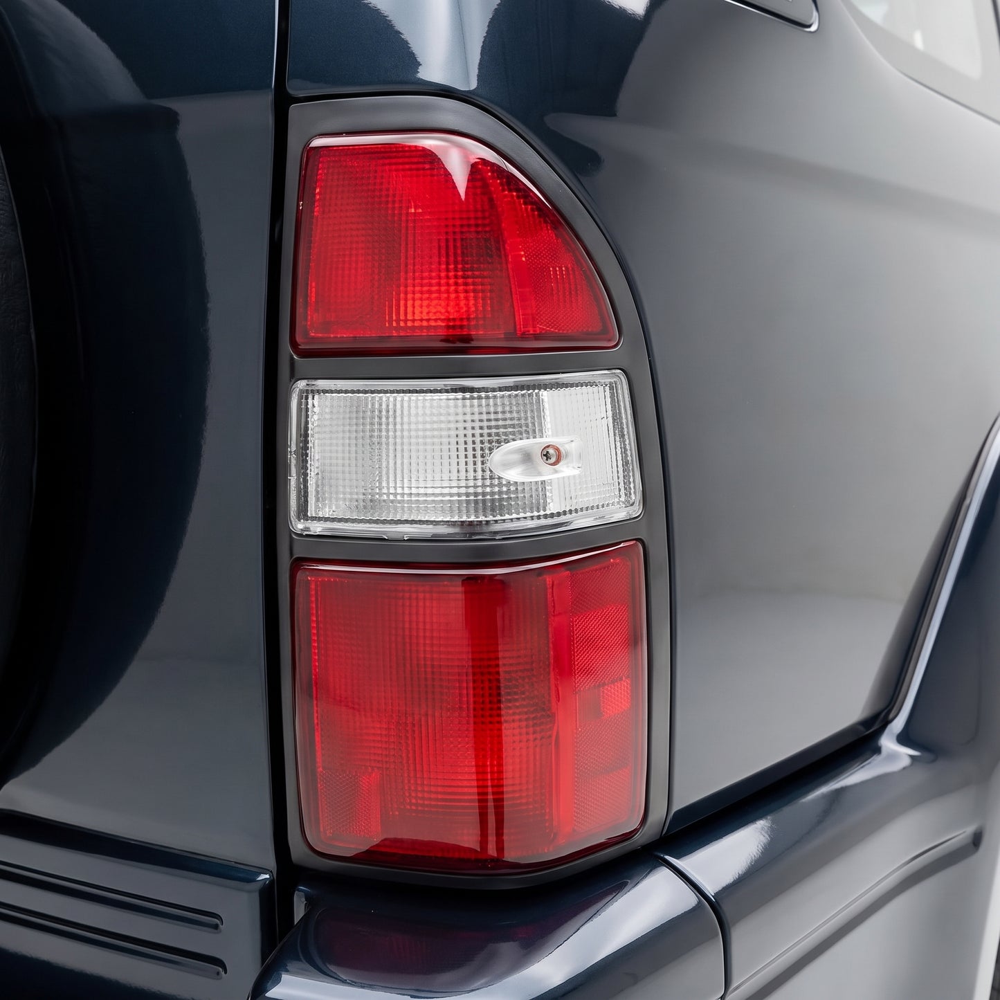 Toyota Prado 90 / 95 Series (1996 - 1999) Halogen Tail Lights LH + RH