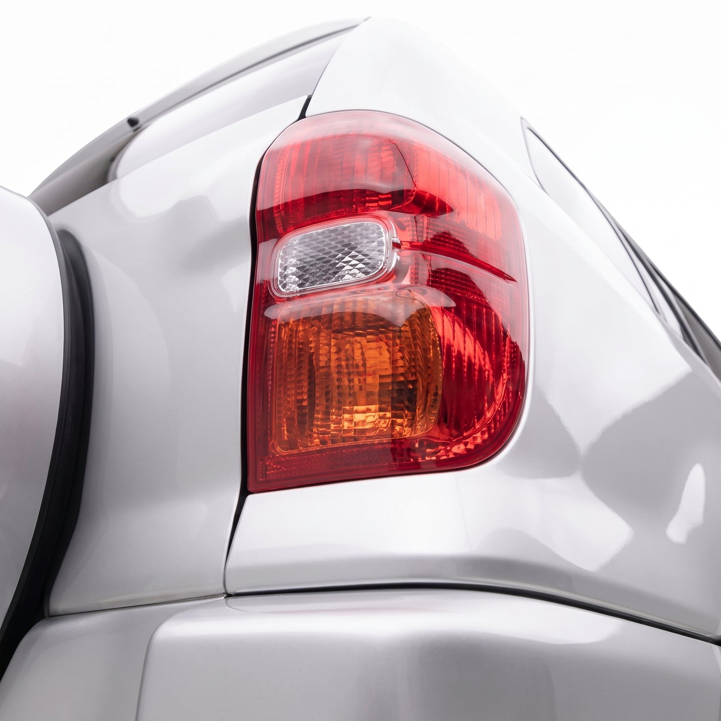 Toyota RAV4 XA20 (2000 - 2003) Halogen Tail Lights LH + RH
