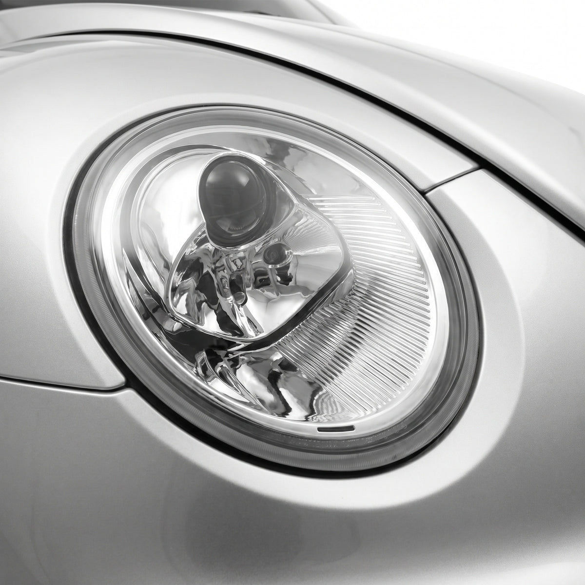 Volkswagen Beetle 9C / 1Y (2000 - 2005) OEM Style Headlights LH + RH installed close-up