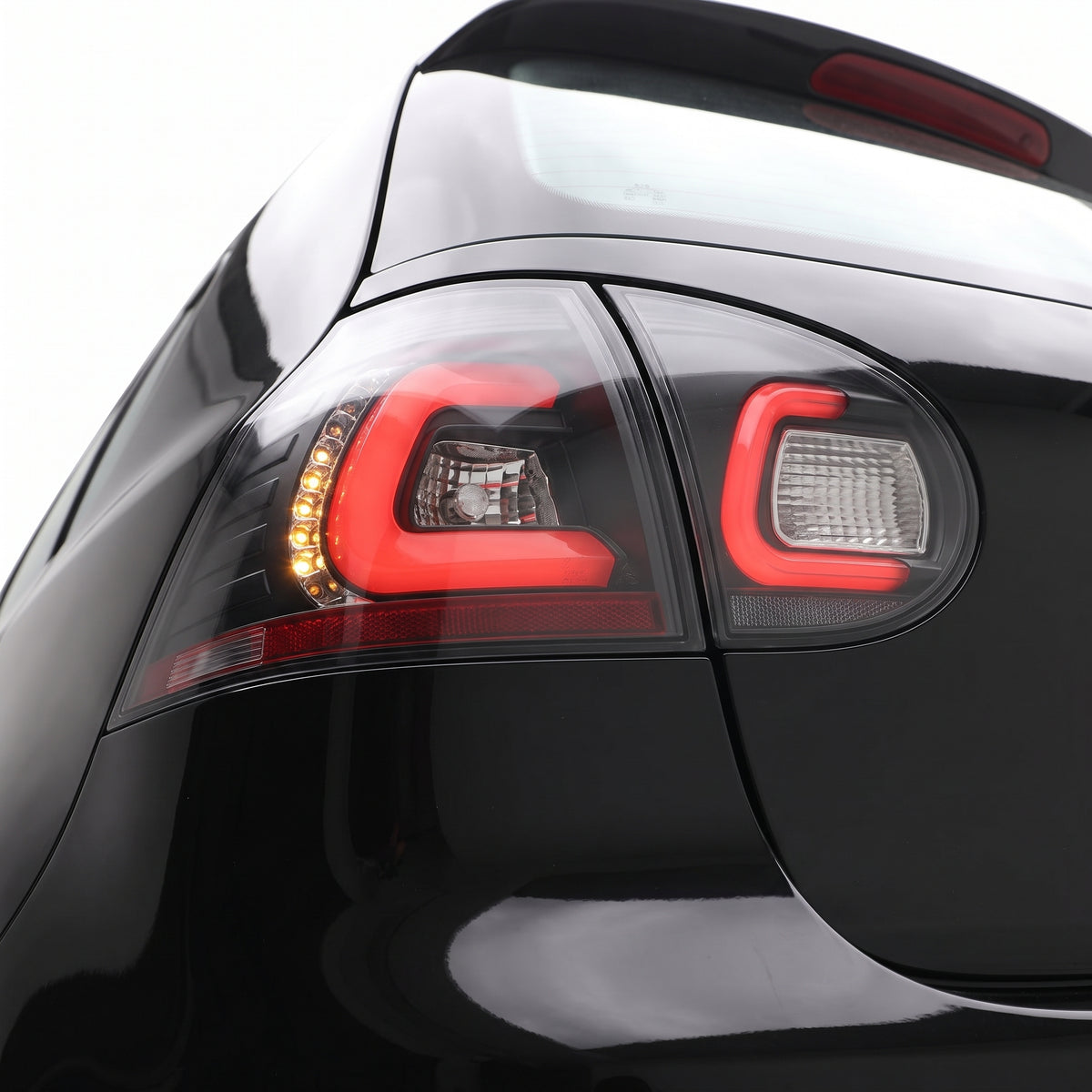 Volkswagen Golf MK5 (2004 - 2009) 3D LED Tail Lights LH + RH installed close-up