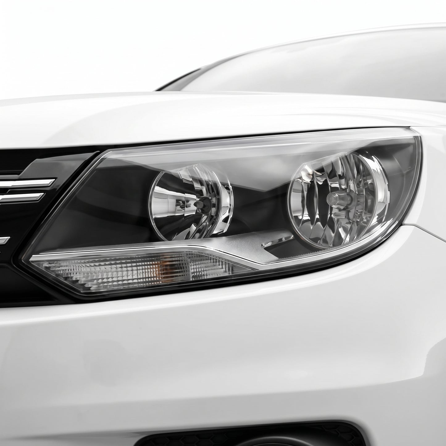 Volkswagen Tiguan 5N (2011 - 2016) Hella LED Headlights LH + RH