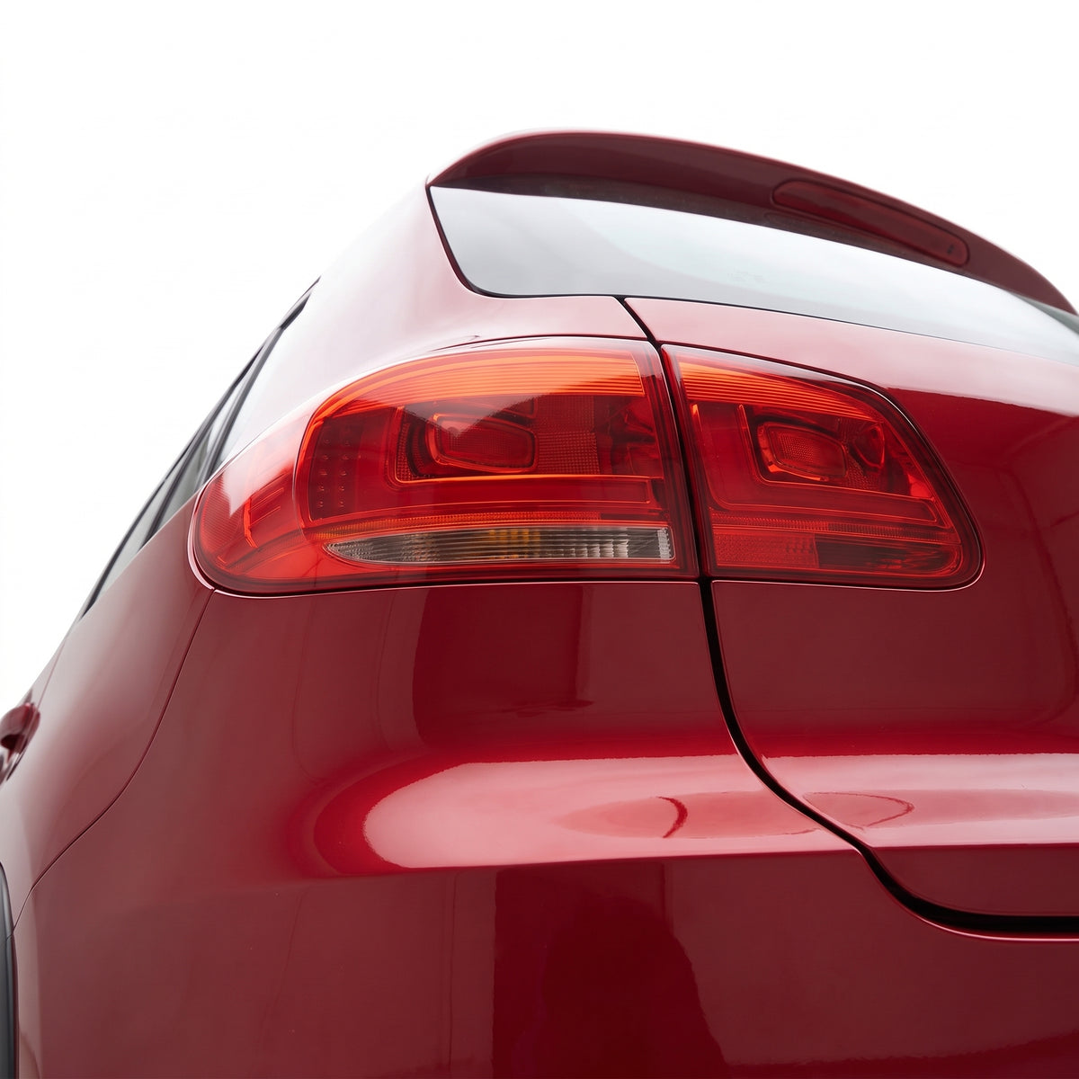 Volkswagen Tiguan N5 (2008 - 2011) Update Style LED 3D Stripe Bar Tail Lights LH + RH installed close-up