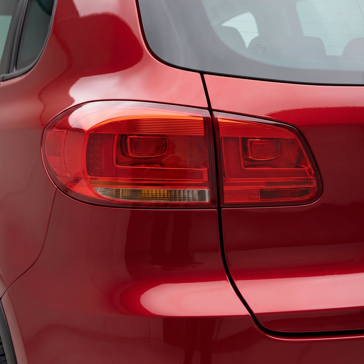 Volkswagen Tiguan N5 (2008 - 2011) Update Style LED 3D Stripe Bar Tail Lights LH + RH