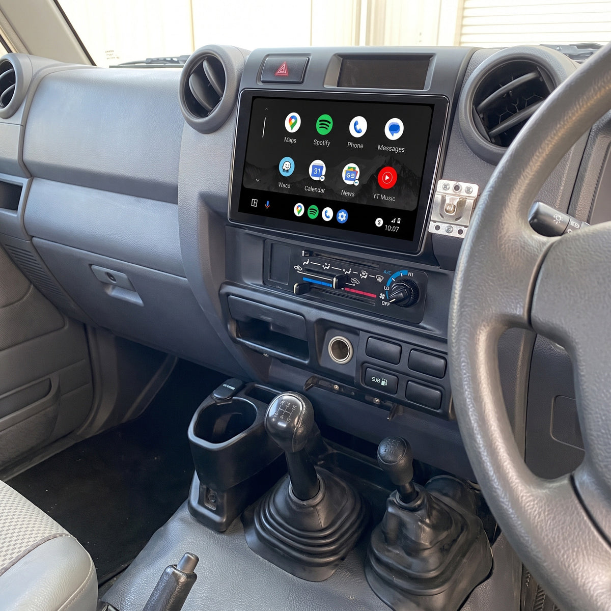Toyota LandCruiser 70 76 79 Series (2008 - 2023) 9" 13.3" Wireless Android 16 Head Unit for Apple CarPlay / Android Auto Pre-facelift
