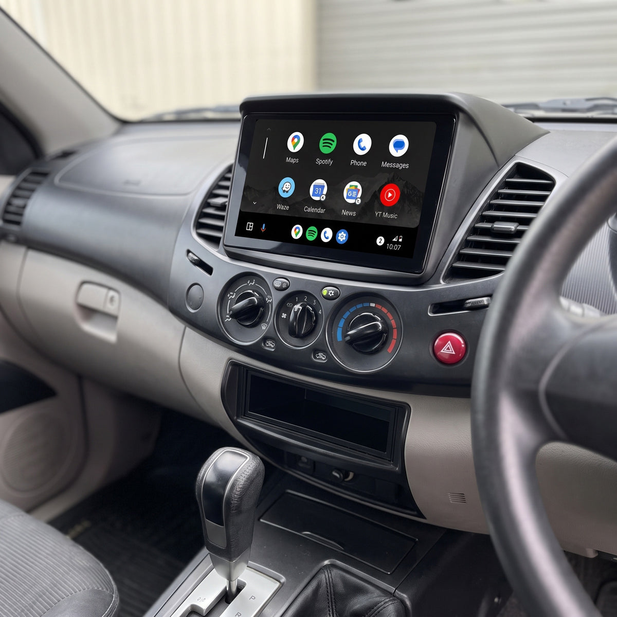 Mitsubishi Triton ML MN (2006 - 2015) 9" 13.3" Wireless Android 16 Head Unit for Apple CarPlay / Android Auto